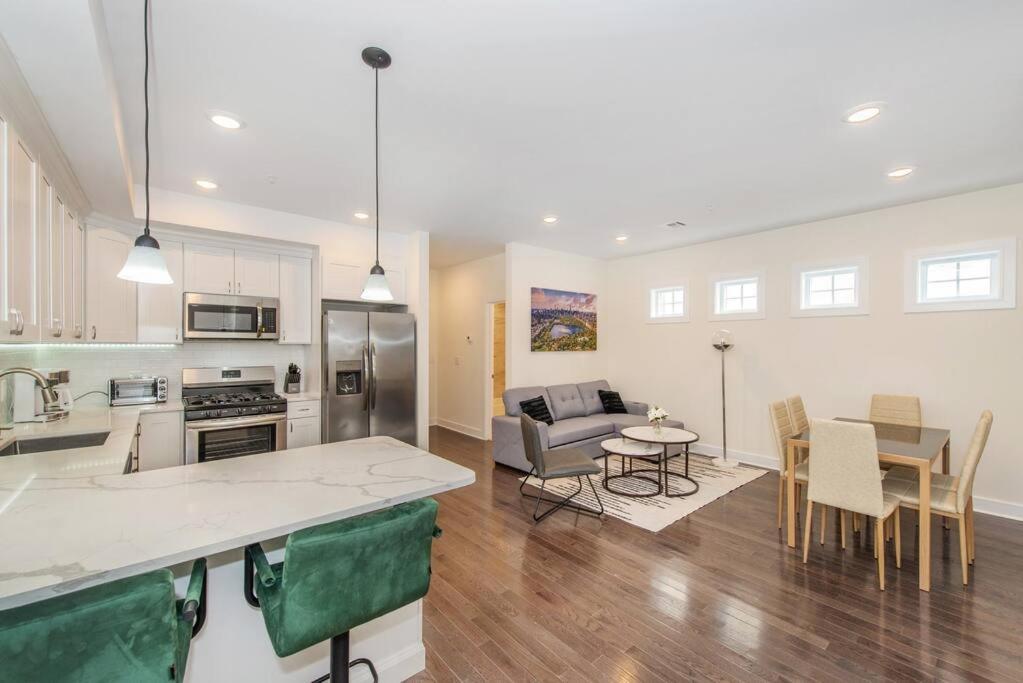 Stylish Chic Condo Nyc At Fingertips North Bergen Kültér fotó