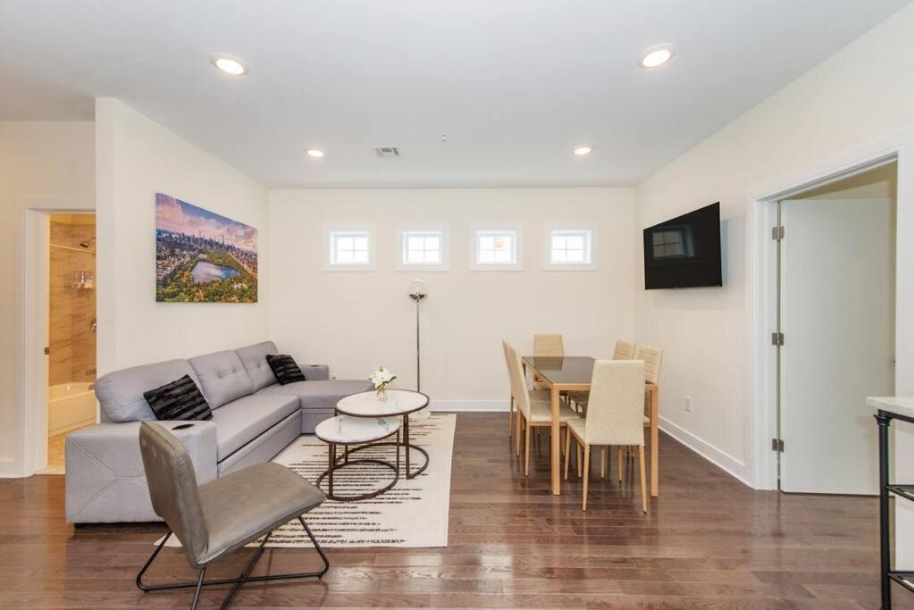 Stylish Chic Condo Nyc At Fingertips North Bergen Kültér fotó
