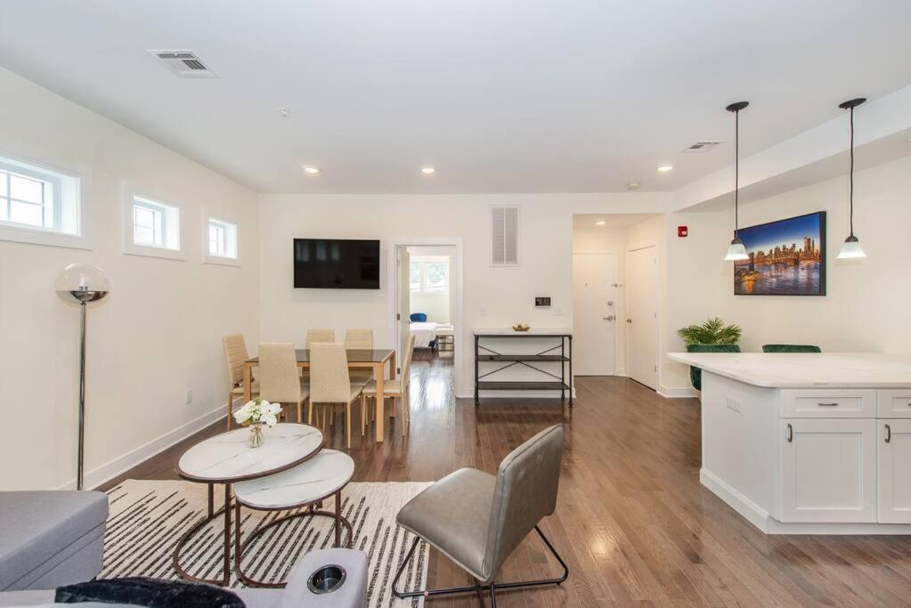 Stylish Chic Condo Nyc At Fingertips North Bergen Kültér fotó
