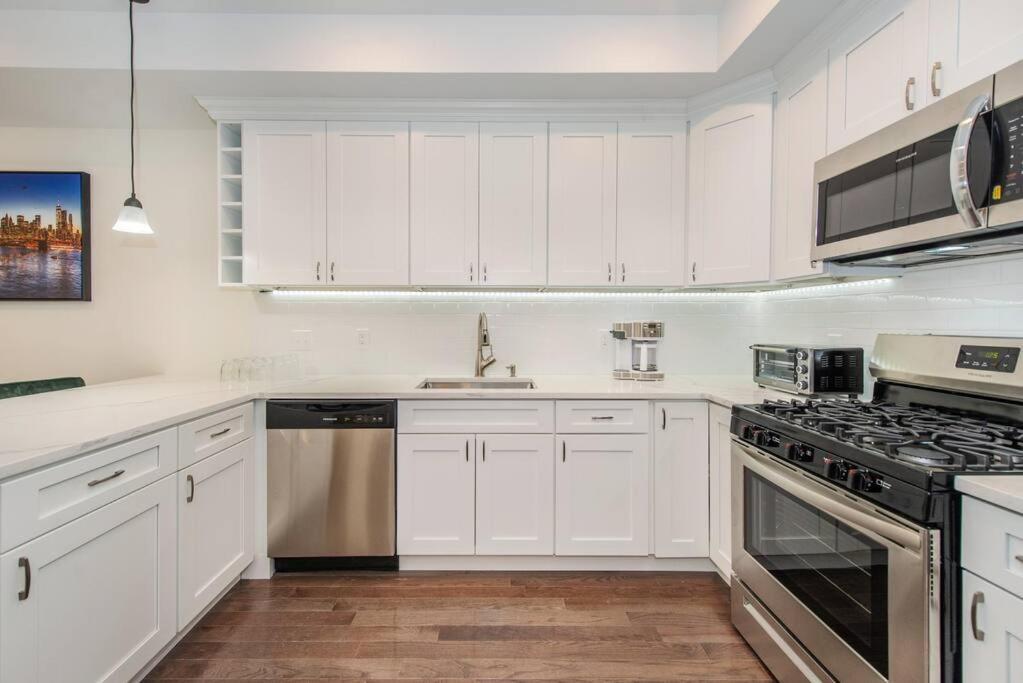 Stylish Chic Condo Nyc At Fingertips North Bergen Kültér fotó
